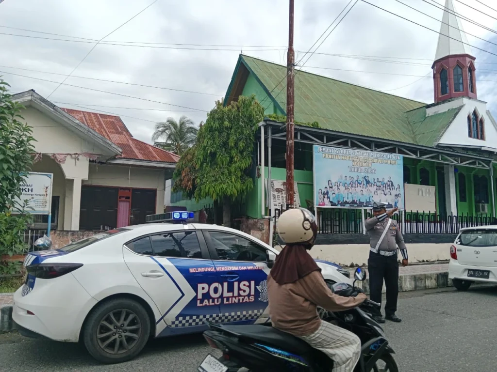 Bukan Sekadar Mengatur Jalan, Polisi Hadir Jaga Toleransi