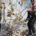 48 Jam Berjibaku, Samapta Polresta Banggai Tak Tinggalkan Lokasi Sebelum Api Padam