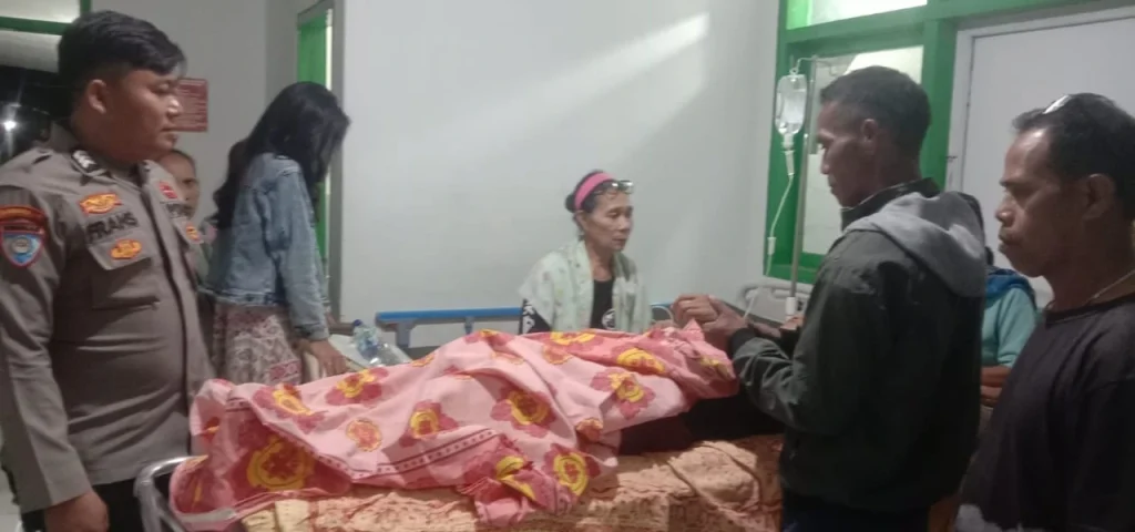 Polsek Lamala Amankan TKP Pemotor Tabrak Pejalan Kaki hingga Patah Tulang di Mantoh