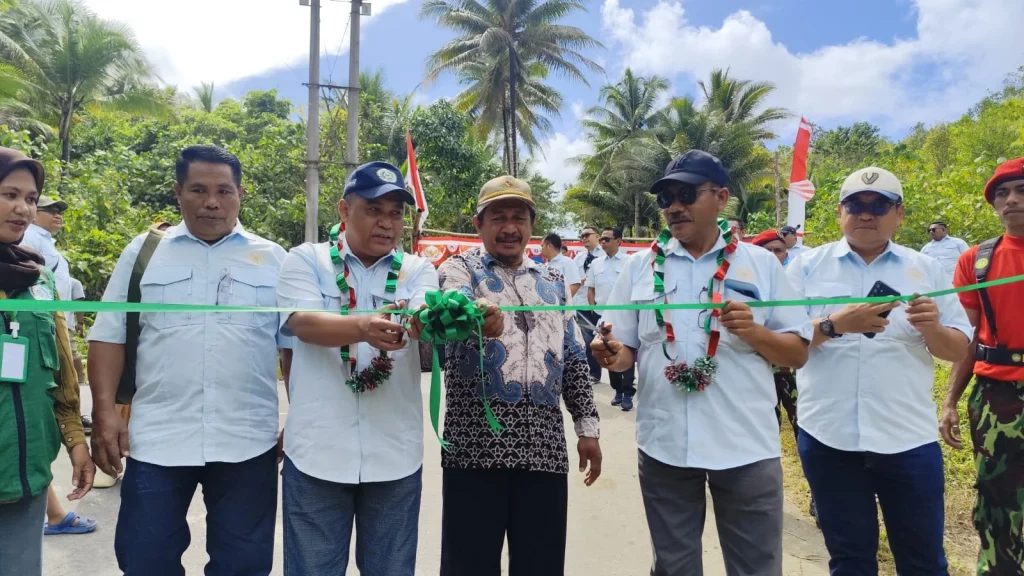KKN Unismuh Luwuk Tinggalkan Jejak Nyata, Empat Karya Desa Diresmikan di Kecamatan Liang