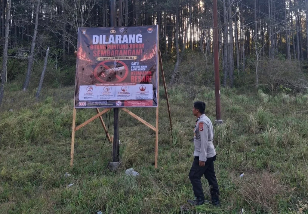 Spanduk Cegah Karhutla Dipasang di Salodik