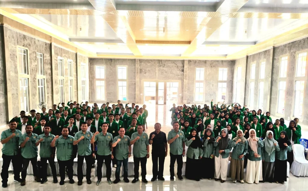104 Mahasiswa FKIP Unismuh Luwuk Segera Terjun ke Sekolah, Rektor: Jaga Nama Baik Almamater