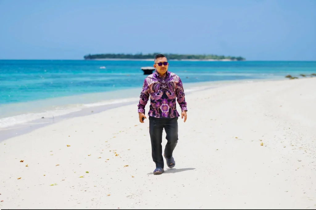 Tiga Pulau di Pantai Taima