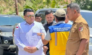 Pastikan Kualitas Pembangunan, Ketua Komisi III DPRD Sulteng Dandy Cek Ruas Jalan Balingara – Uwemea Toili