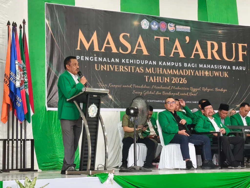 Berani Berubah atau Tertinggal, Pesan Tegas Rektor Unismuh Luwuk untuk Mahasiswa Baru
